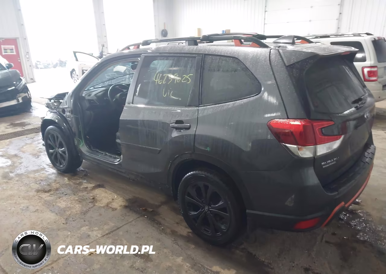 2022 Subaru Forester Sport VIN:JF2SKAJC3NH461818 - 3