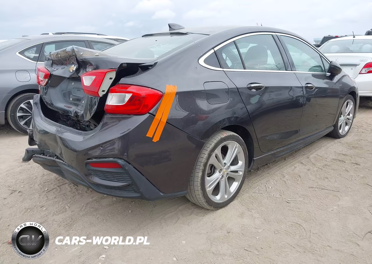 2017 Chevrolet Cruze Premier Auto VIN:1G1BF5SM8H7126221 - 4
