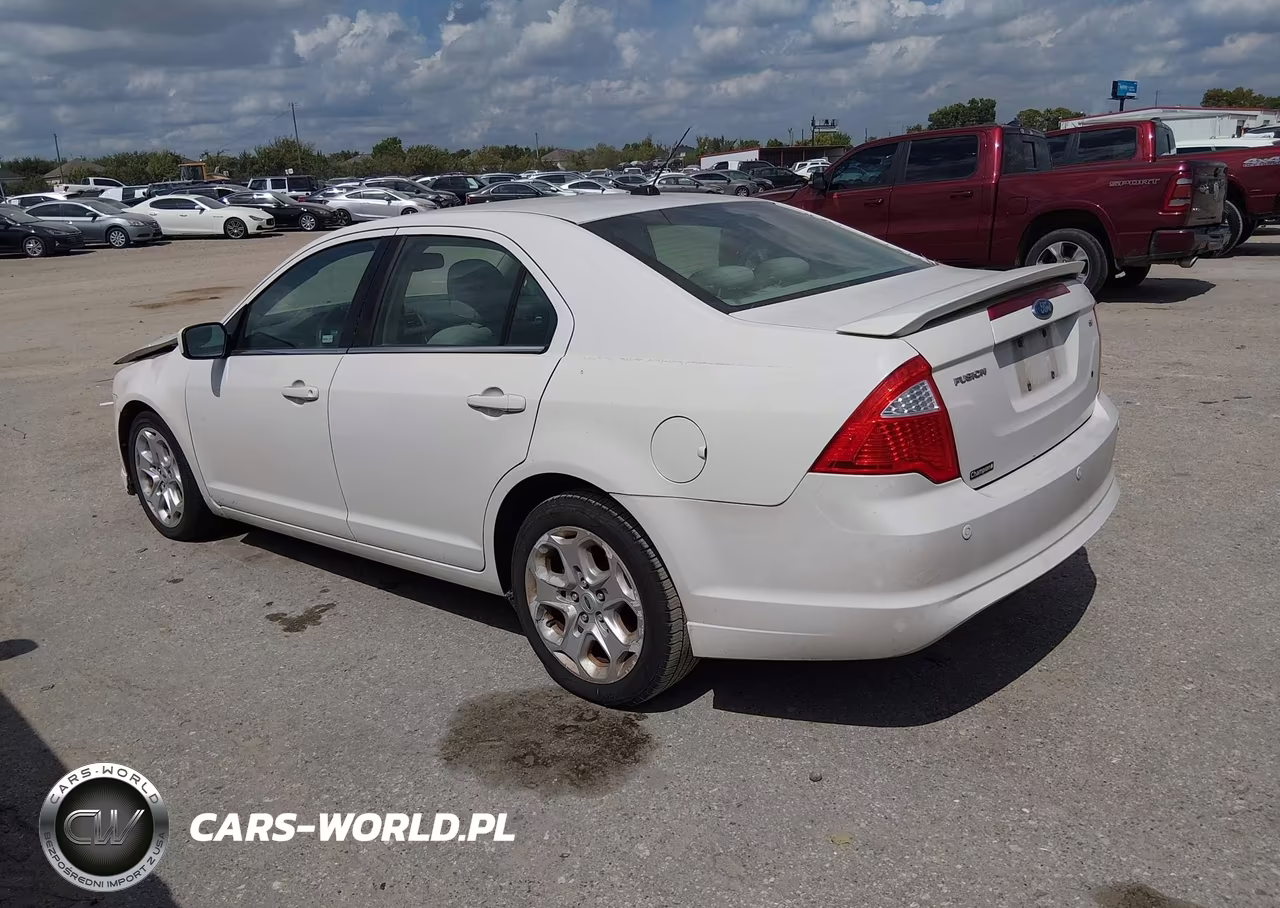 2010 Ford Fusion Se VIN:3FAHP0HA8AR221235 - 3