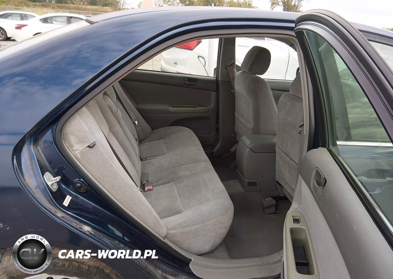 2002 Toyota Camry Le VIN:4T1BE32K12U594373 - 8
