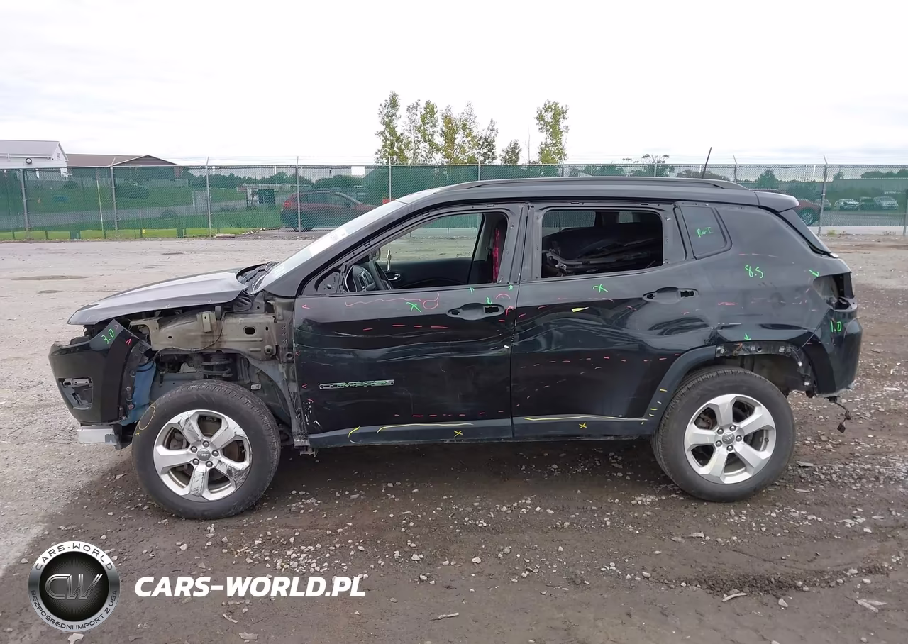 2018 Jeep Compass Latitude 4X4 VIN:3C4NJDBB0JT393768 - 14