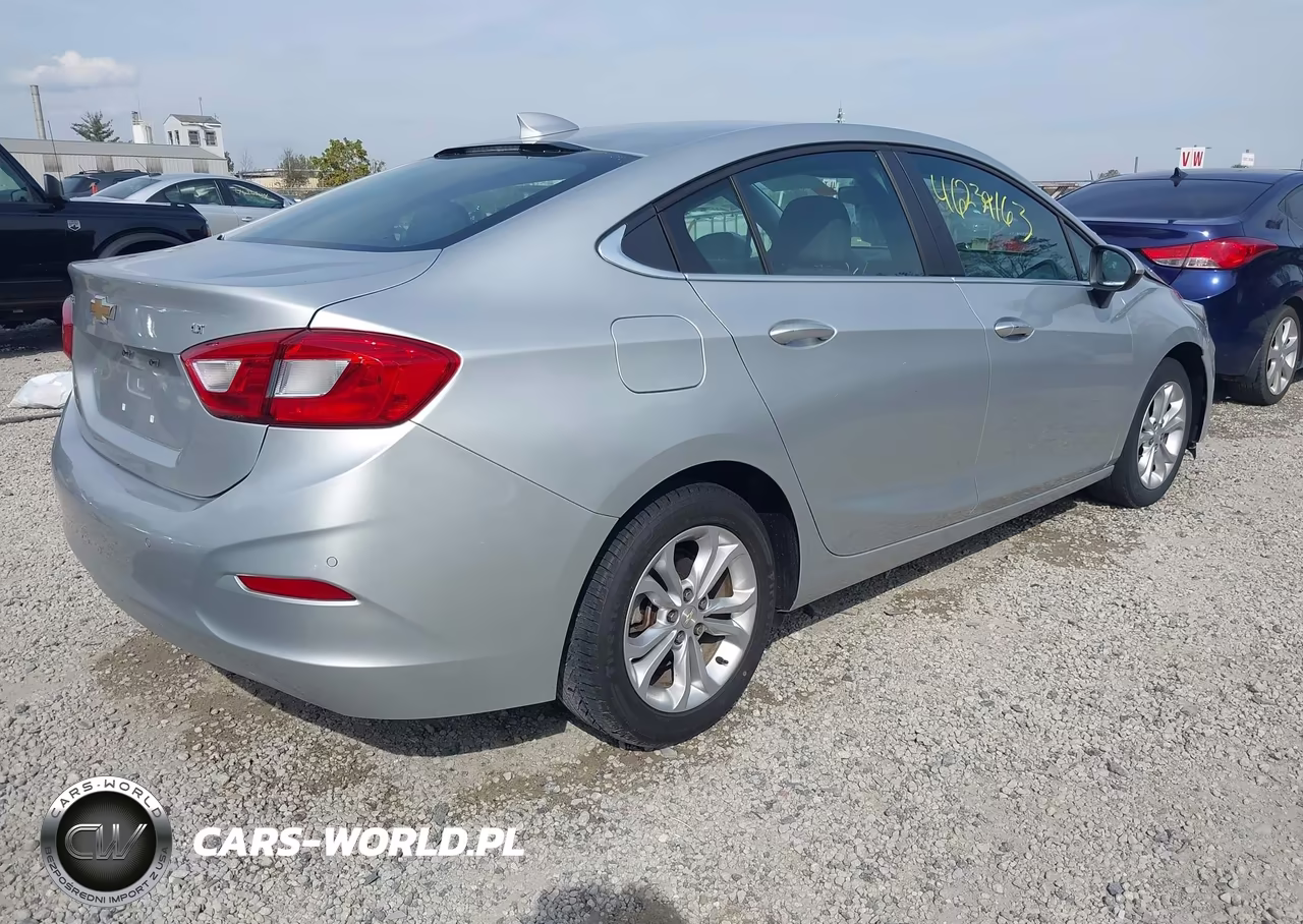 2019 Chevrolet Cruze Lt VIN:1G1BE5SM6K7118340 - 4