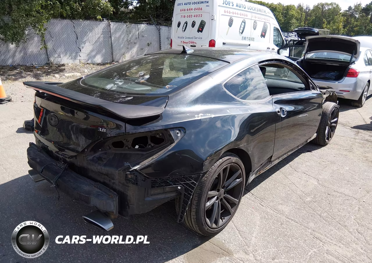 2010 Hyundai Genesis 3.8 Track VIN:KMHHU6KH1AU027503 - 4