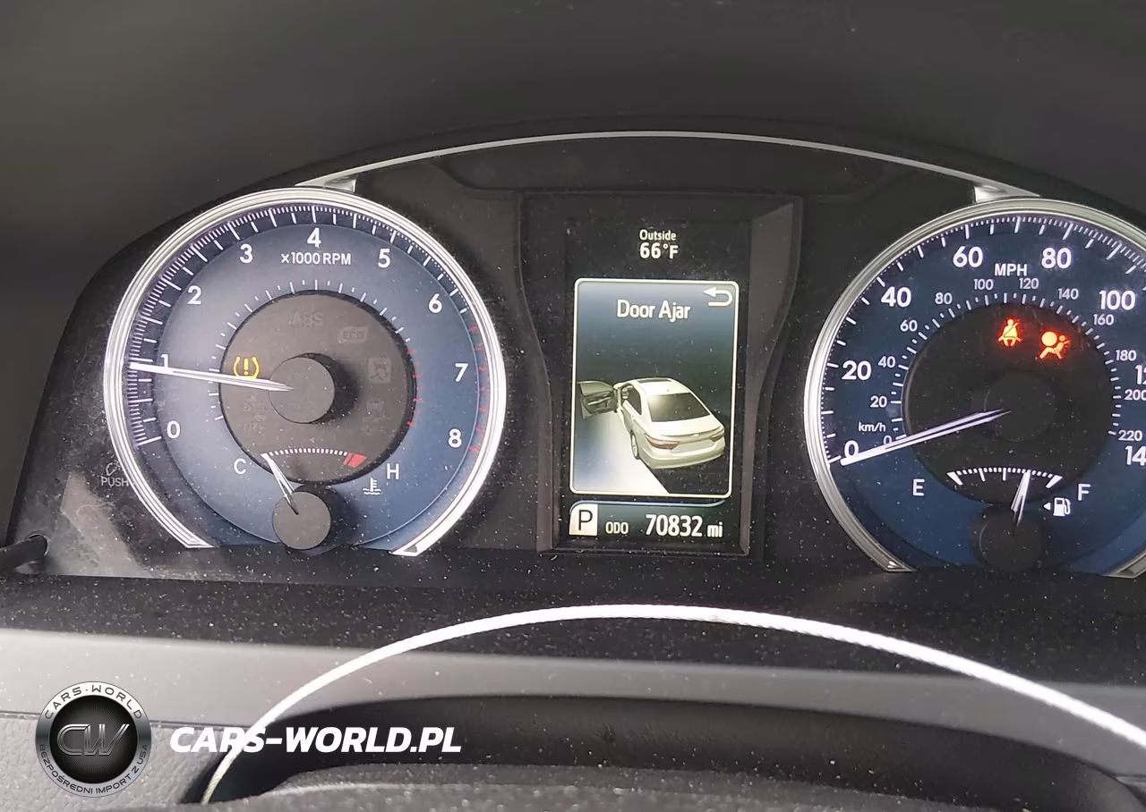 2016 Toyota Camry Le VIN:4T1BF1FK3GU176318 - 13