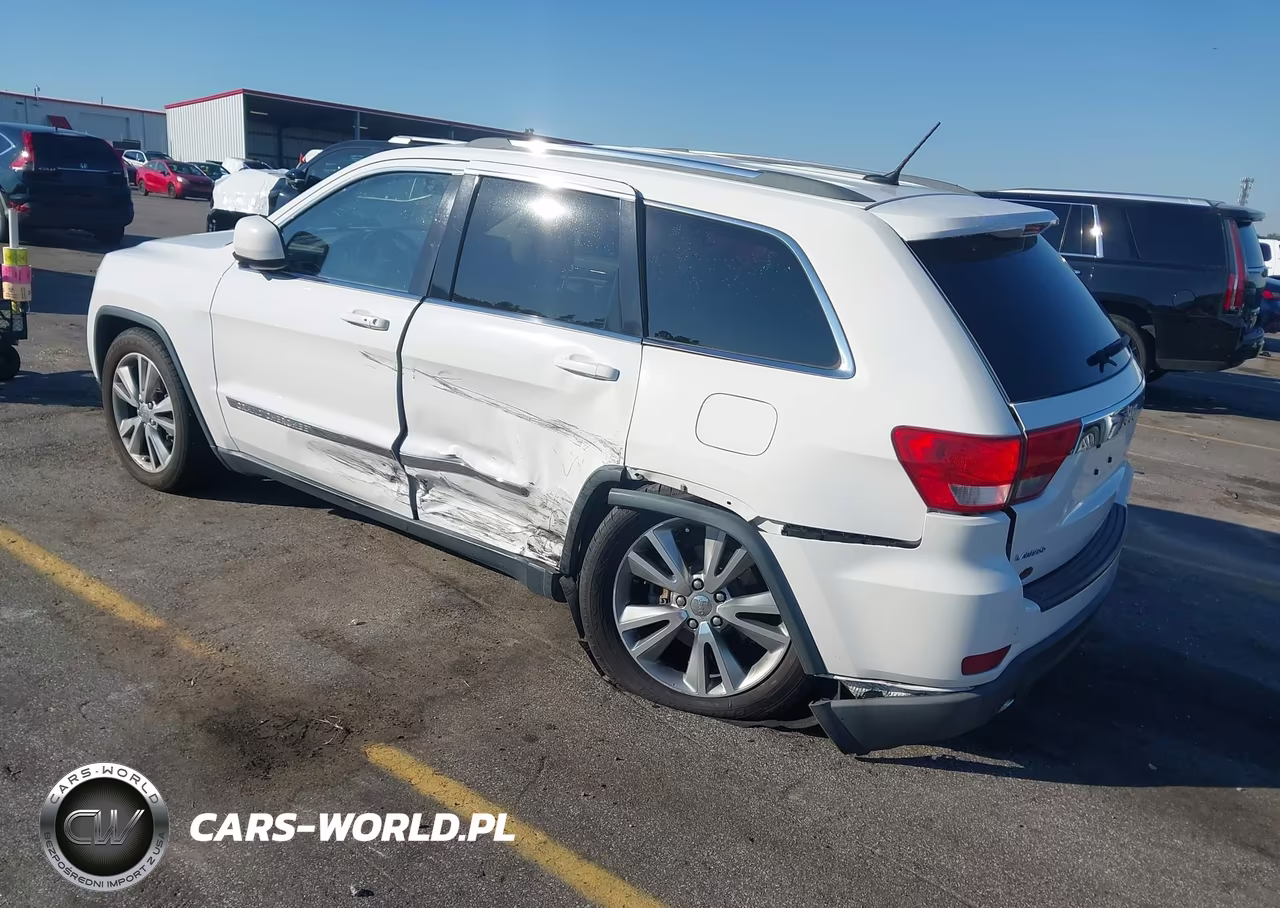 2013 Jeep Grand Cherokee Laredo VIN:1C4RJEAT0DC514171 - 3