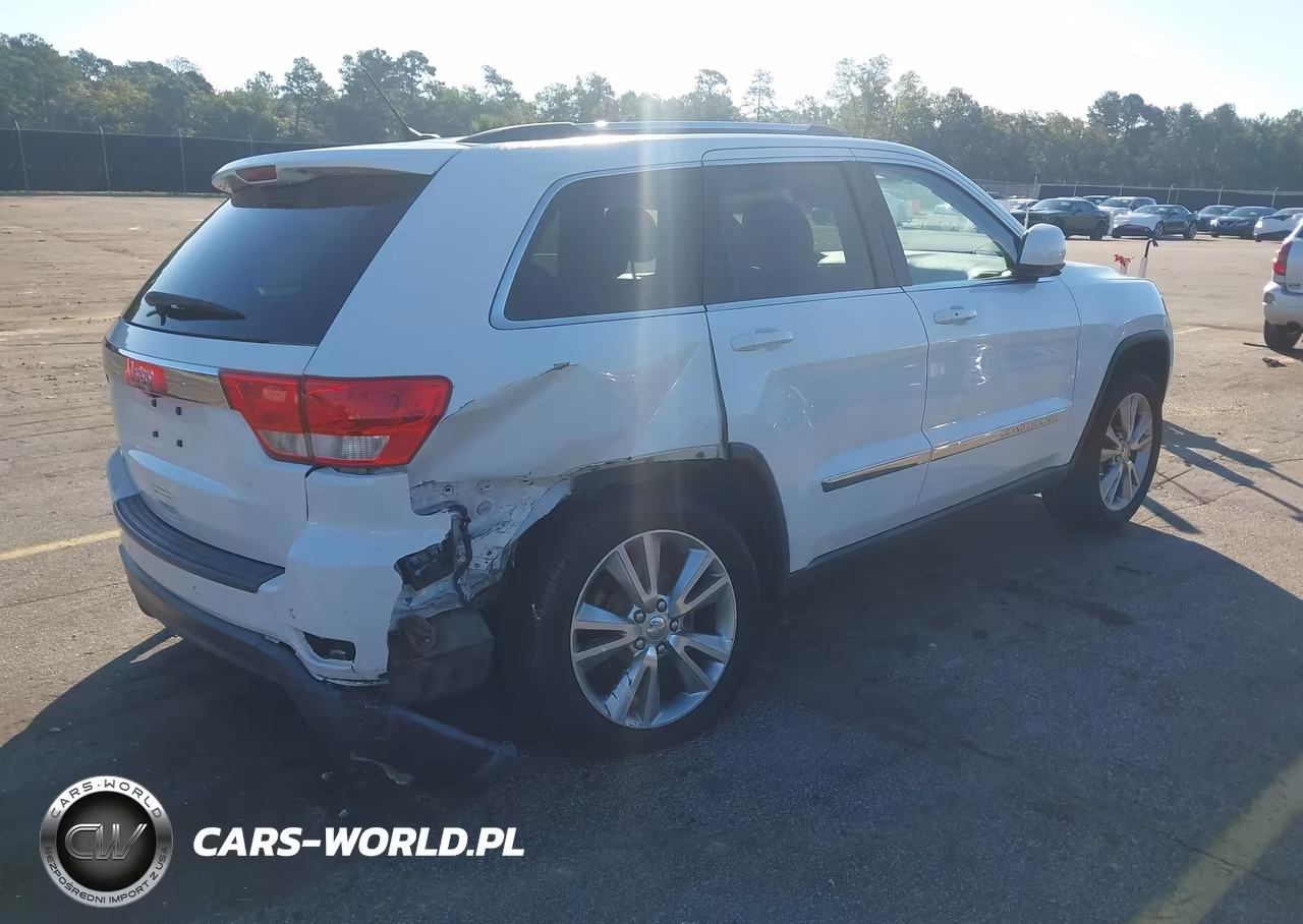 2013 Jeep Grand Cherokee Laredo VIN:1C4RJEAT0DC514171 - 4