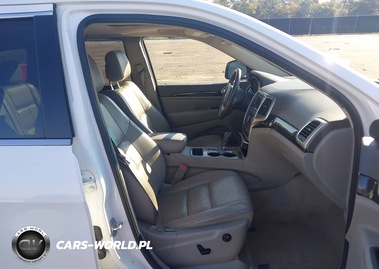 2013 Jeep Grand Cherokee Laredo VIN:1C4RJEAT0DC514171 - 5