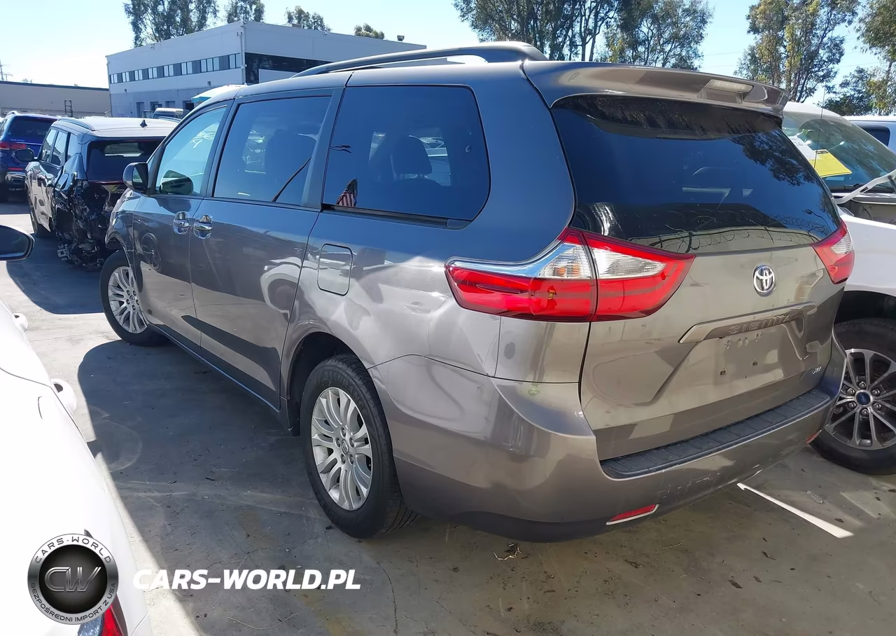 2017 Toyota Sienna Xle 8 Passenger VIN:5TDYZ3DC3HS848610 - 3