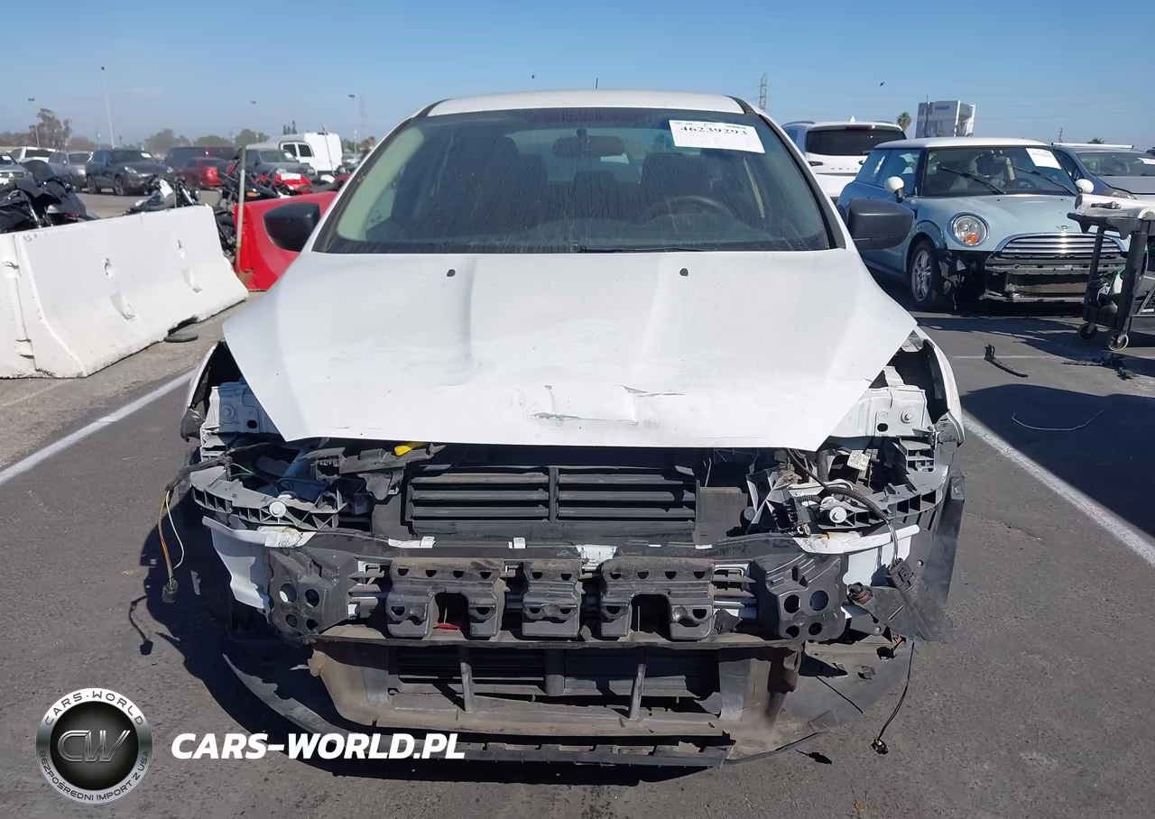 2018 Ford Focus S VIN:1FADP3E26JL323077 - 13