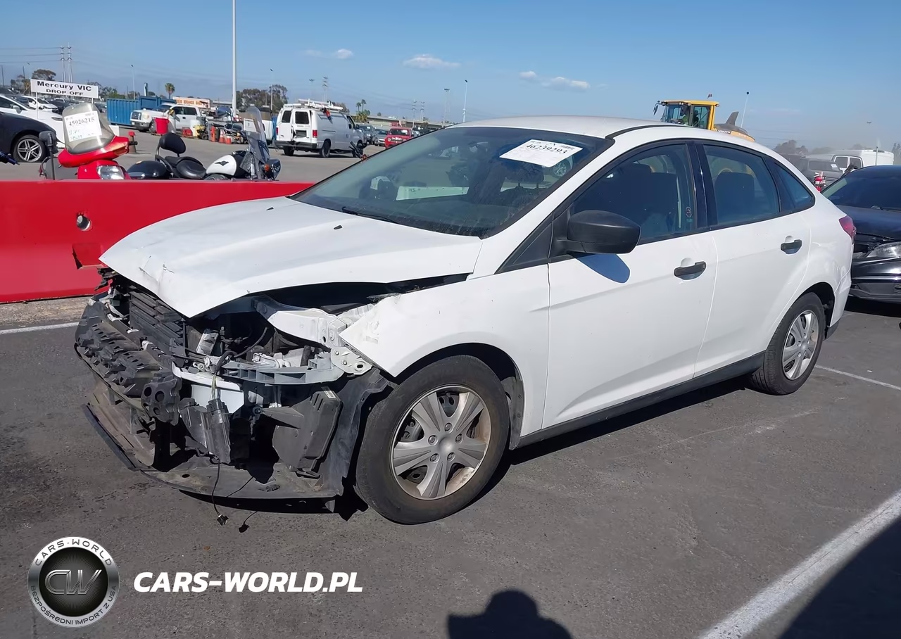 2018 Ford Focus S VIN:1FADP3E26JL323077 - 2