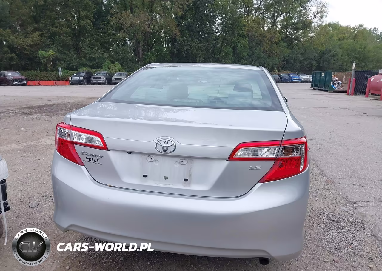2014 Toyota Camry Le VIN:4T4BF1FK1ER394941 - 16