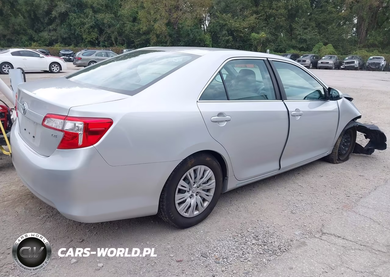 2014 Toyota Camry Le VIN:4T4BF1FK1ER394941 - 4