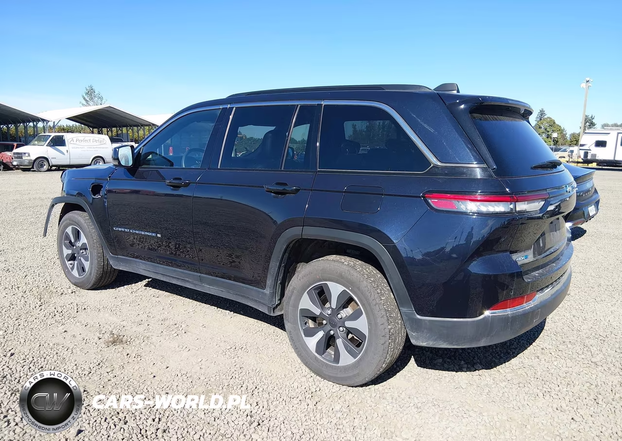 2024 Jeep Grand Cherokee 4Xe VIN:1C4RJYB66RC171349 - 3
