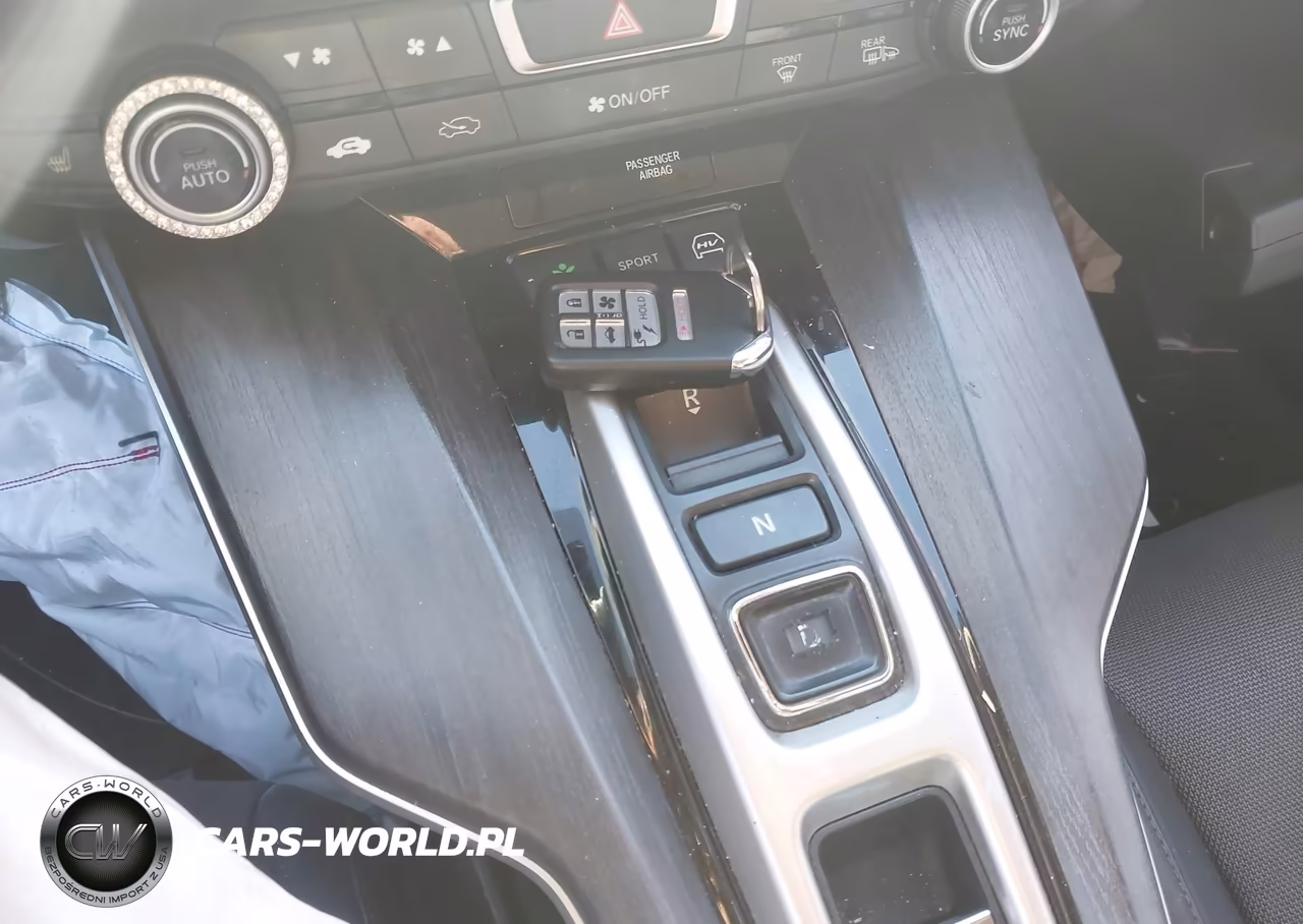 2018 Honda Clarity Plug-In Hybrid VIN:JHMZC5F14JC003008 - 11