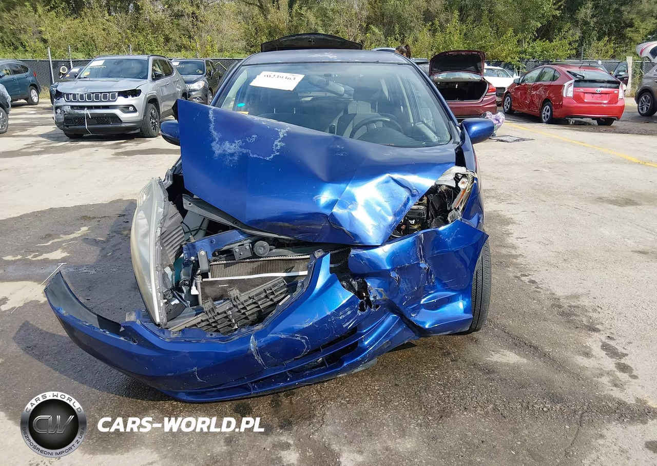 2013 Honda Fit VIN:JHMGE8H37DC077478 - 13