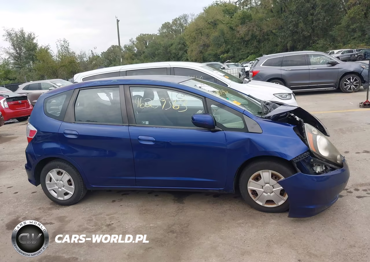 2013 Honda Fit VIN:JHMGE8H37DC077478 - 14