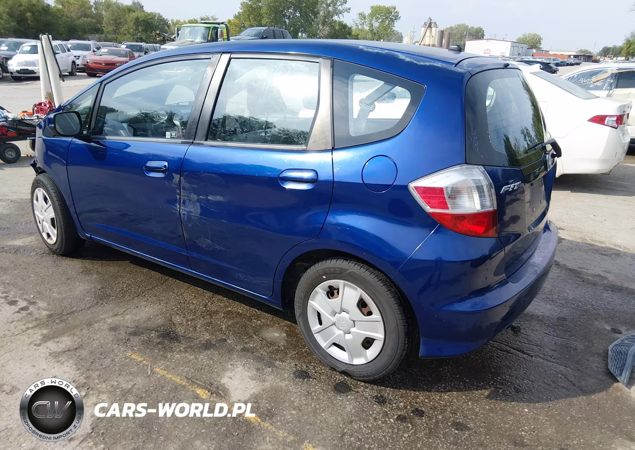 2013 Honda Fit VIN:JHMGE8H37DC077478 - 3