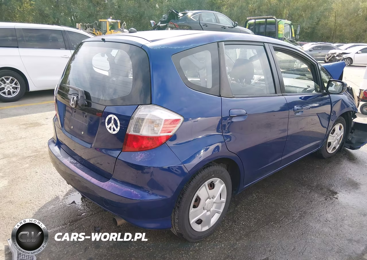 2013 Honda Fit VIN:JHMGE8H37DC077478 - 4
