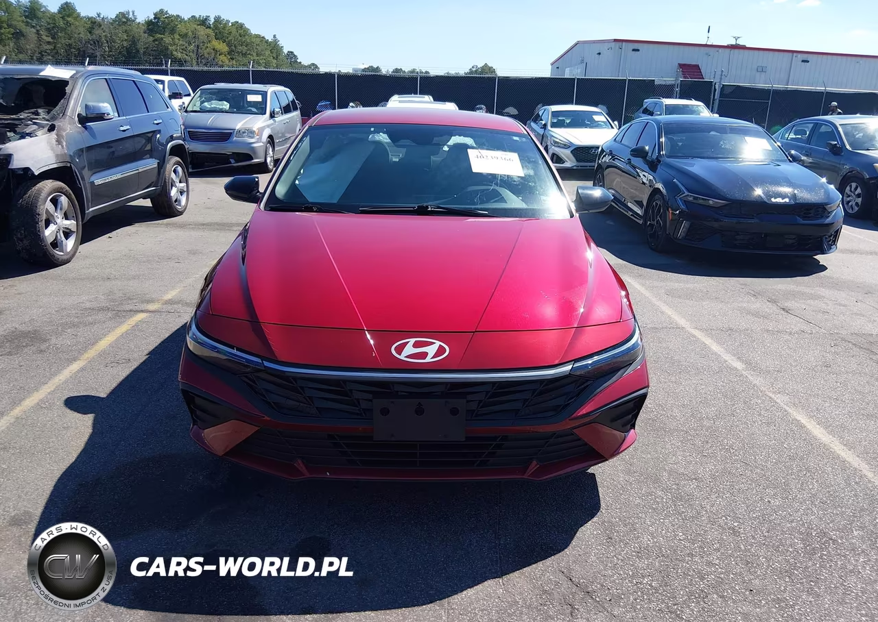 2025 Hyundai Elantra Sel Sport VIN:KMHLM4DG2SU875782 - 12