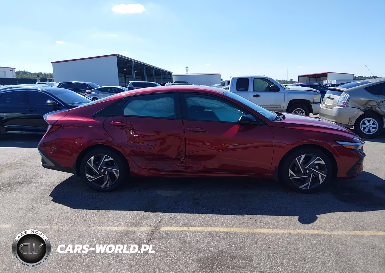 2025 Hyundai Elantra Sel Sport VIN:KMHLM4DG2SU875782 - 13