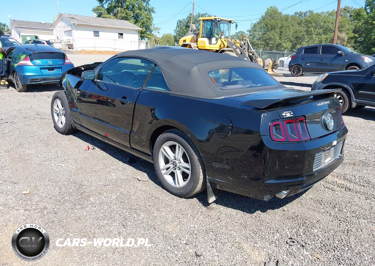 2013 Ford Mustang V6 VIN:1ZVBP8EM4D5211173 - 3