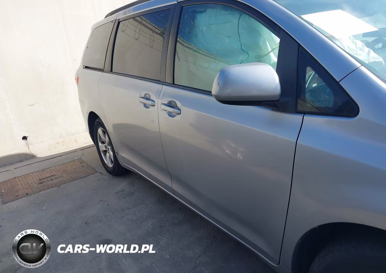 2015 Toyota Sienna Le 8 Passenger VIN:5TDKK3DC3FS555118 - 13