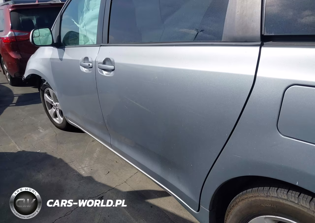 2015 Toyota Sienna Le 8 Passenger VIN:5TDKK3DC3FS555118 - 14
