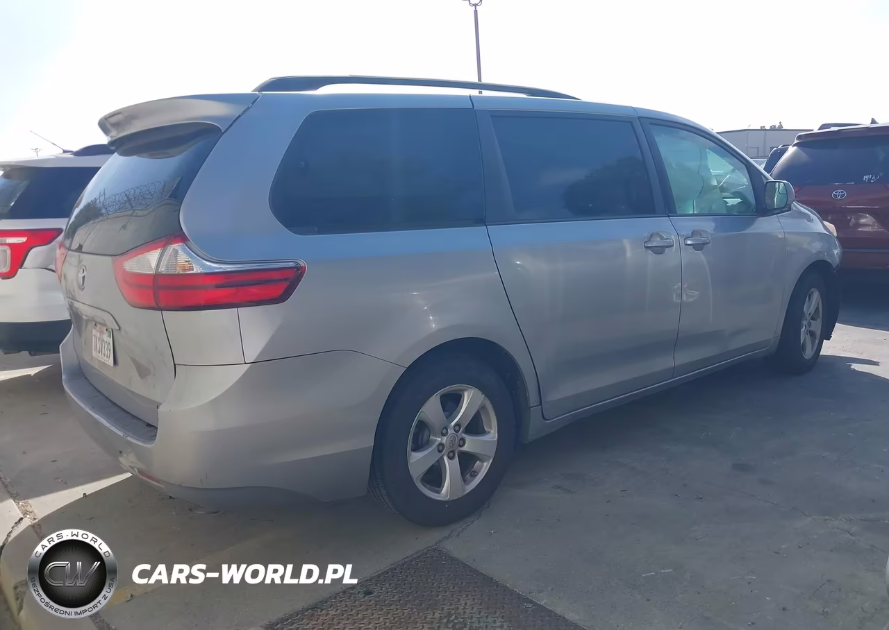 2015 Toyota Sienna Le 8 Passenger VIN:5TDKK3DC3FS555118 - 4