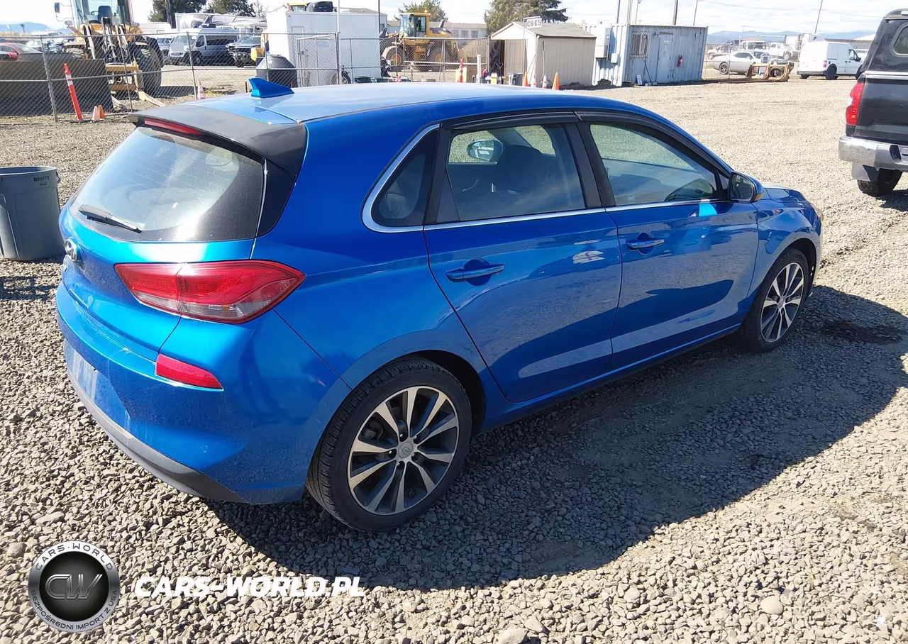 2018 Hyundai Elantra Gt VIN:KMHH35LE5JU028753 - 4