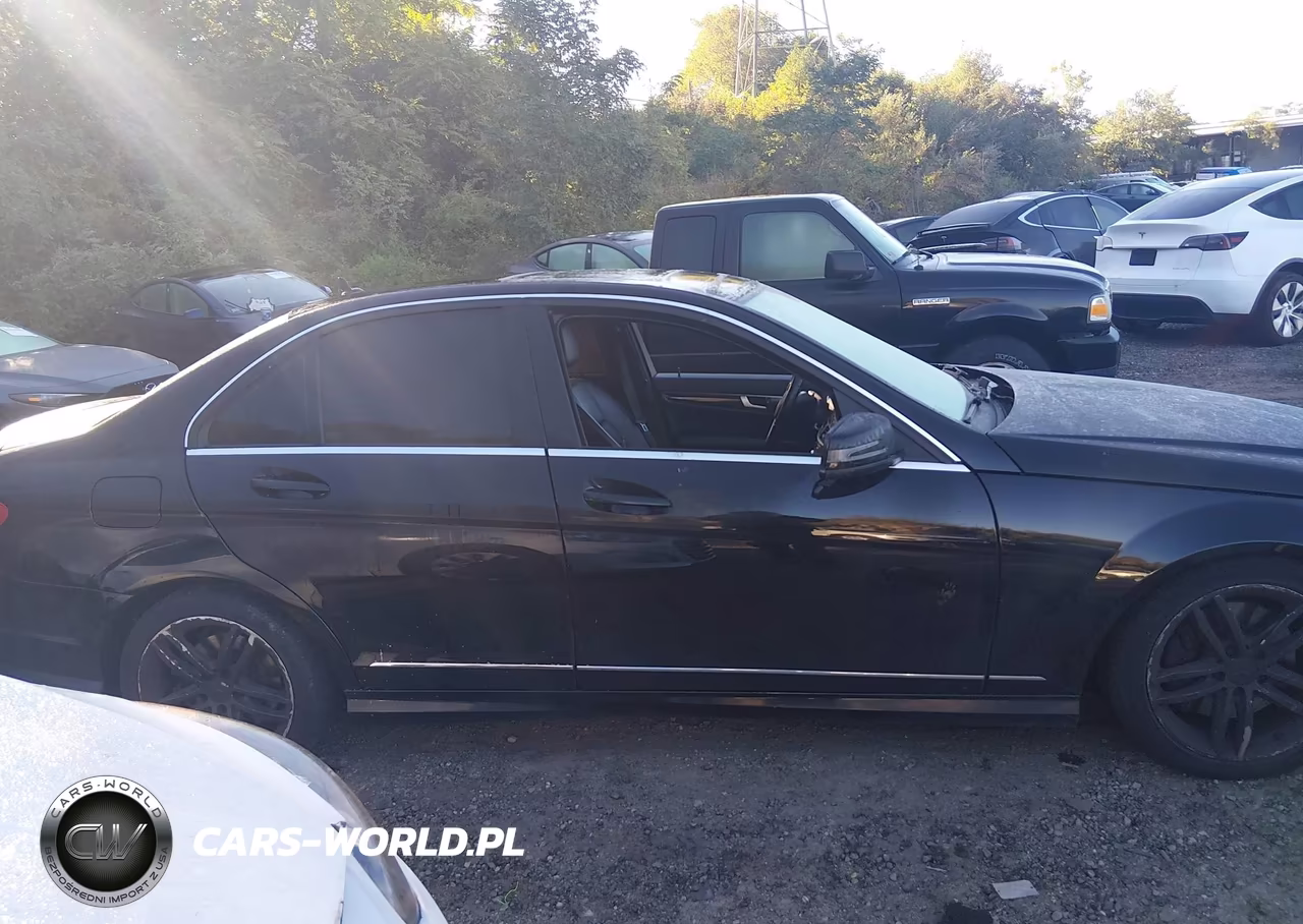 2013 Mercedes-Benz C 300 Sport 4Matic VIN:WDDGF8AB2DR271533 - 13