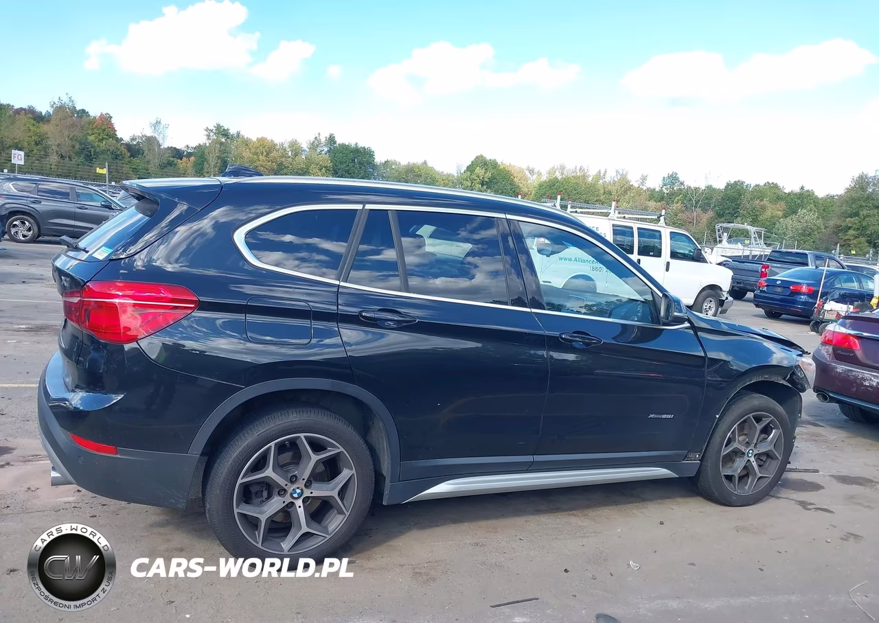 2018 BMW X1 xDrive28I VIN:WBXHT3C30J5F89207 - 14