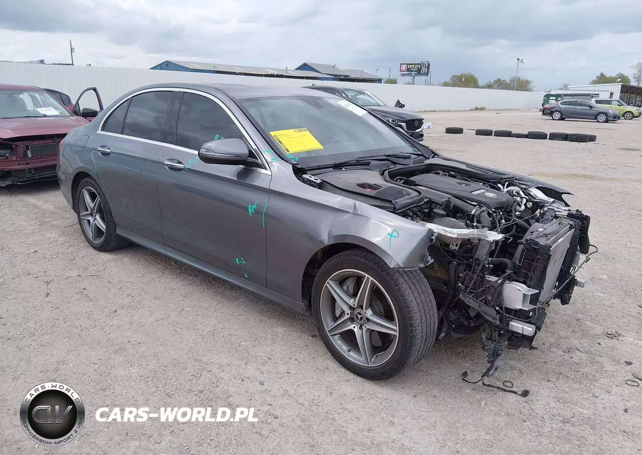 2018 Mercedes-Benz E 300 – zdjęcie 1 z 22