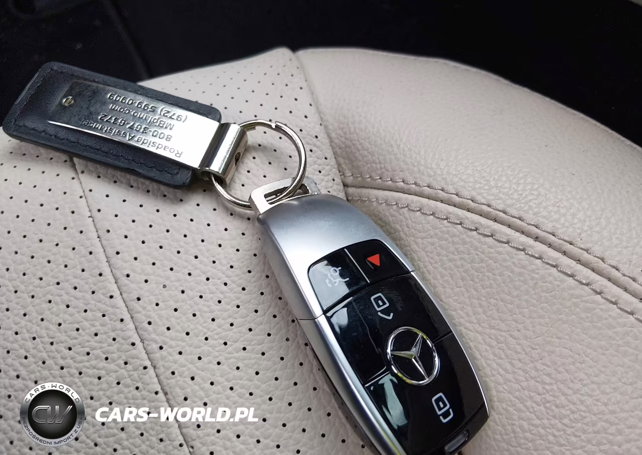2018 Mercedes-Benz E 300 VIN:WDDZF4JB1JA310107 - 11