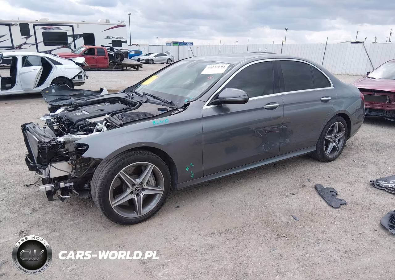2018 Mercedes-Benz E 300 VIN:WDDZF4JB1JA310107 - 2