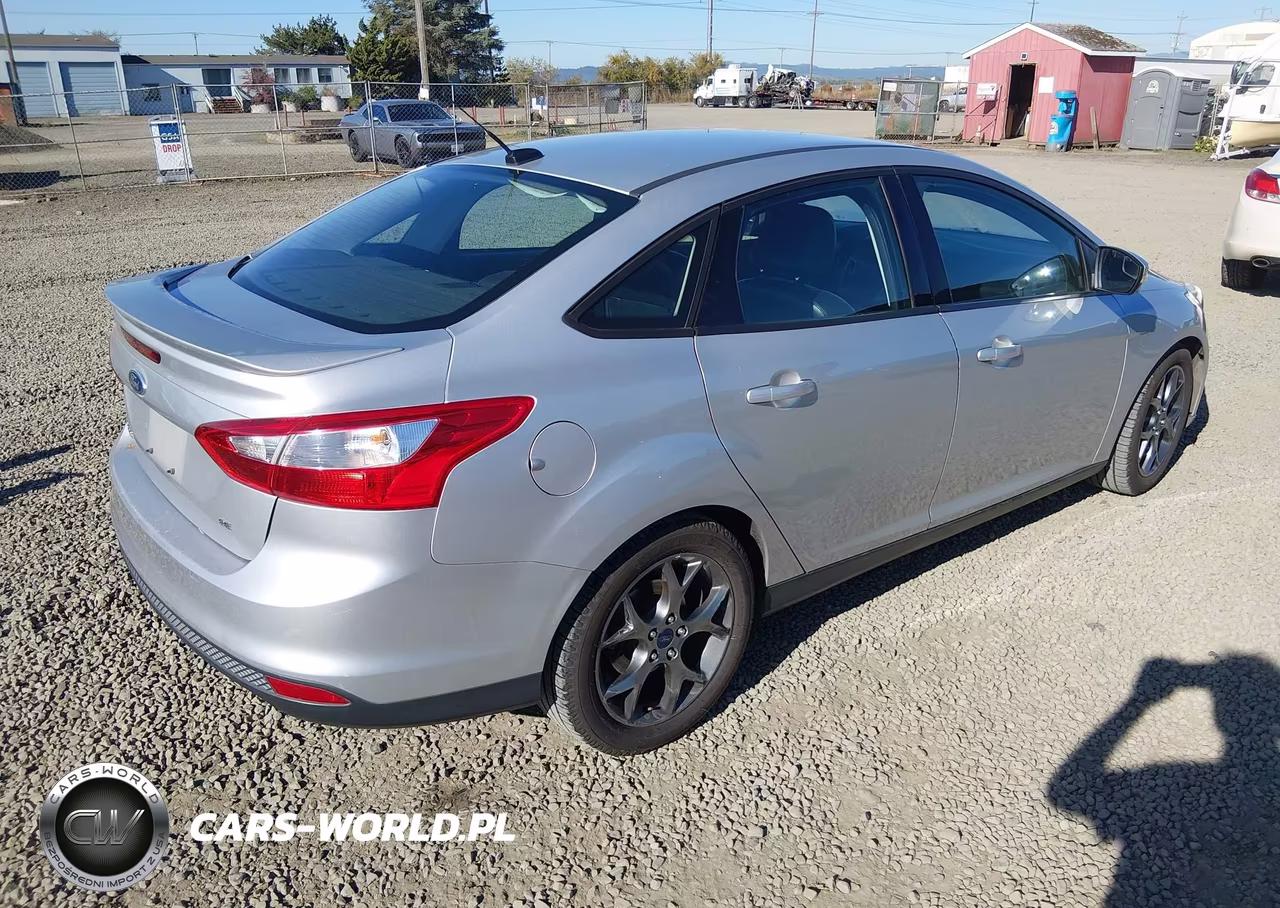 2014 Ford Focus Se VIN:1FADP3F26EL337209 - 4