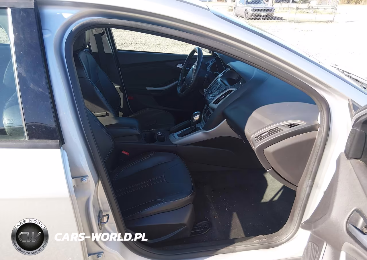 2014 Ford Focus Se VIN:1FADP3F26EL337209 - 5