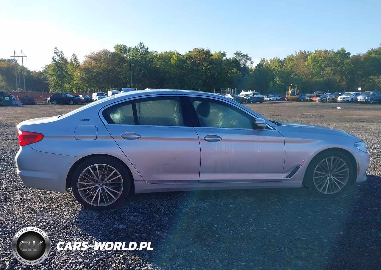 2018 BMW 530E xDrive Iperformance VIN:WBAJB1C5XJB085086 - 17