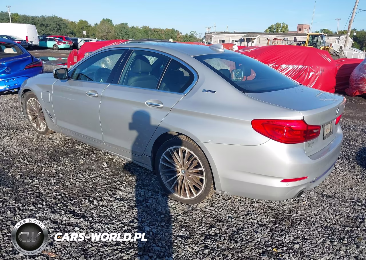 2018 BMW 530E xDrive Iperformance VIN:WBAJB1C5XJB085086 - 3