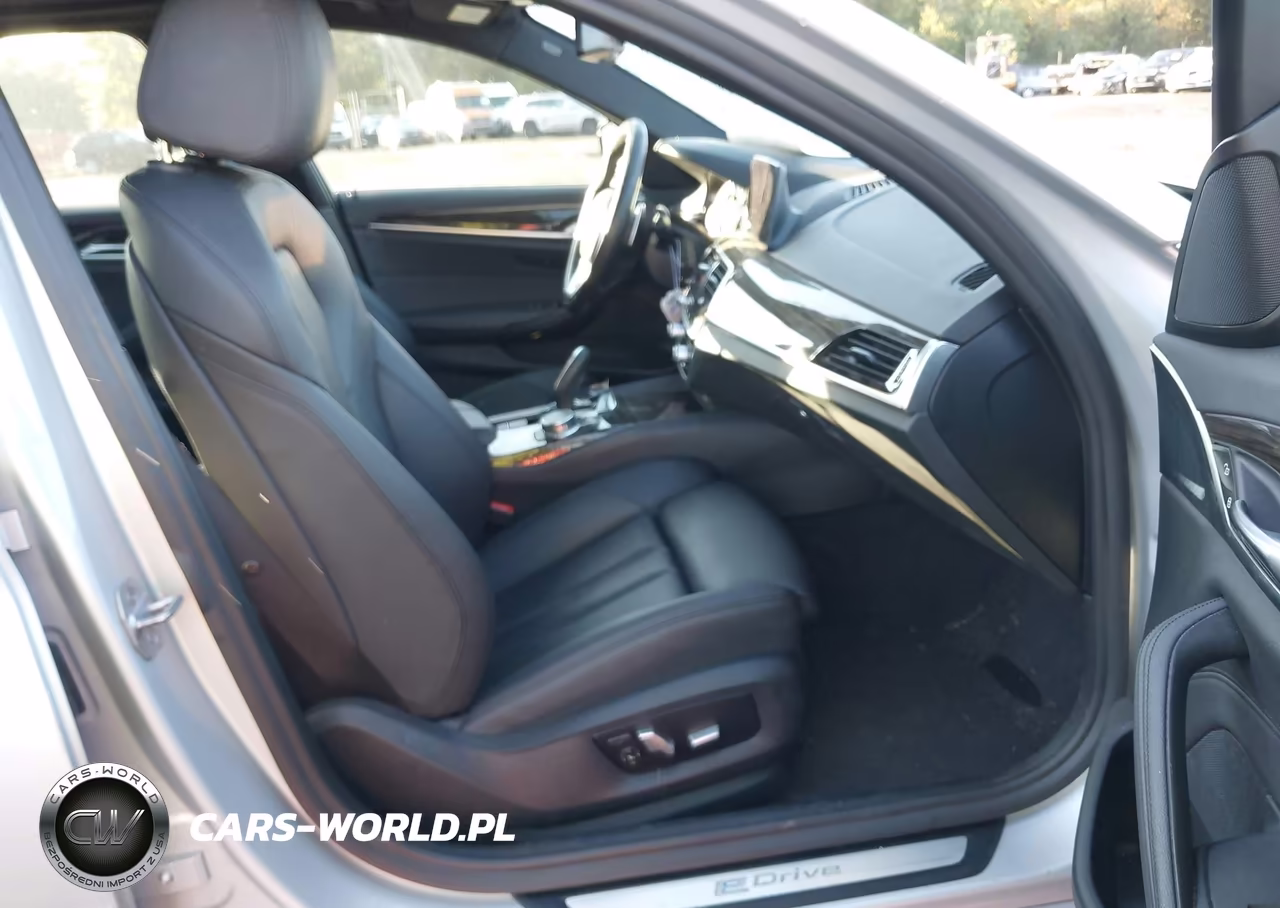 2018 BMW 530E xDrive Iperformance VIN:WBAJB1C5XJB085086 - 5
