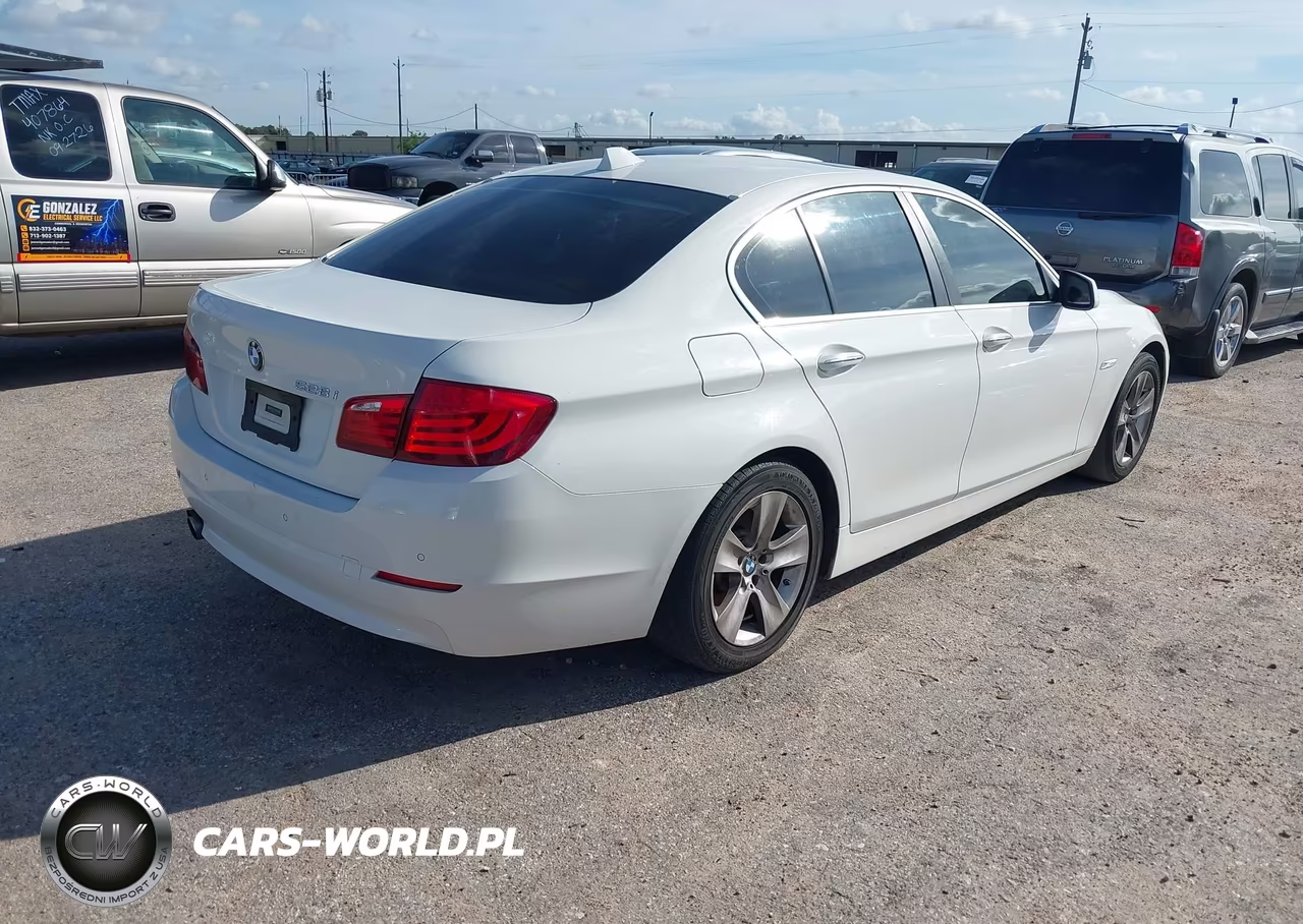 2012 BMW 528I VIN:WBAXG5C5XCDX04022 - 4