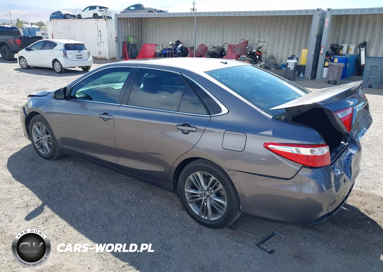 2016 Toyota Camry Se VIN:4T1BF1FK5GU159519 - 3
