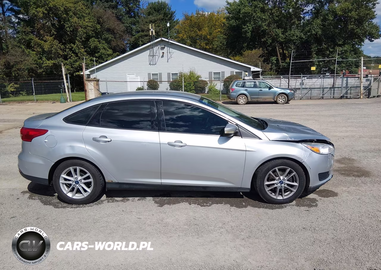 2017 Ford Focus Se VIN:1FADP3F23HL300042 - 13