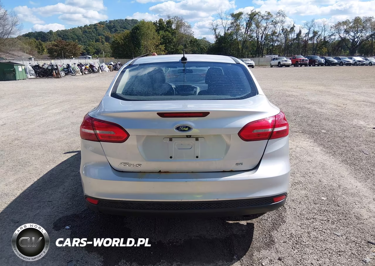 2017 Ford Focus Se VIN:1FADP3F23HL300042 - 16