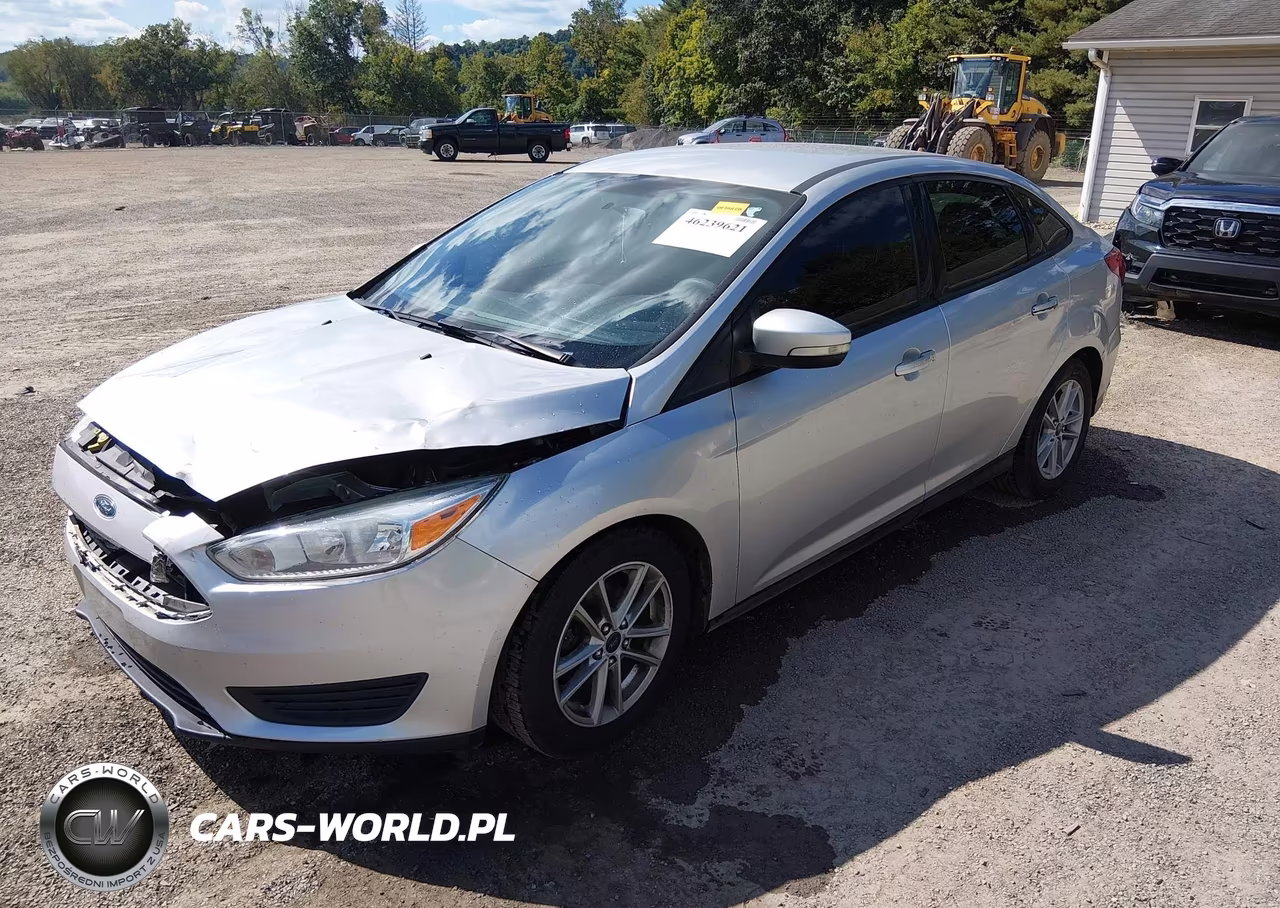 2017 Ford Focus Se VIN:1FADP3F23HL300042 - 2