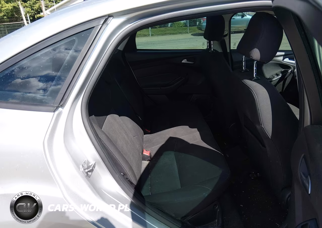 2017 Ford Focus Se VIN:1FADP3F23HL300042 - 8