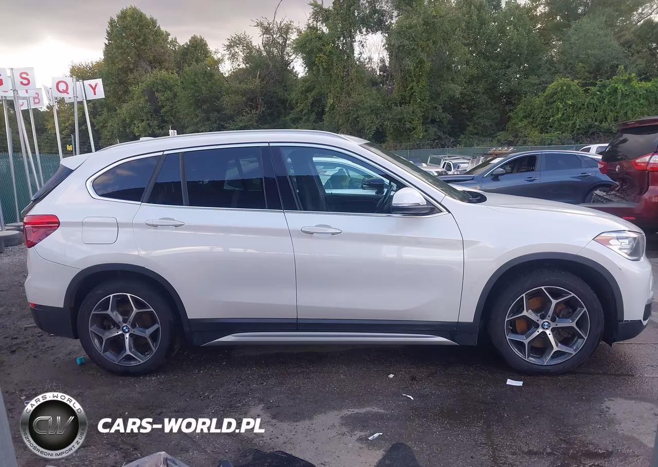 2018 BMW X1 xDrive28I VIN:WBXHT3C39J3H29993 - 13