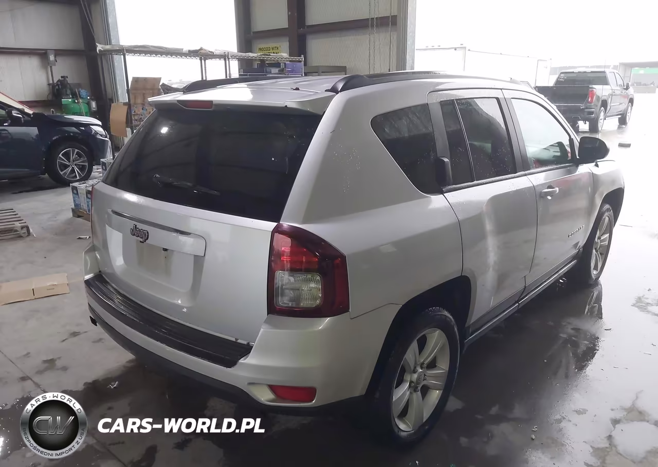 2014 Jeep Compass Sport VIN:1C4NJCBA7ED515250 - 4