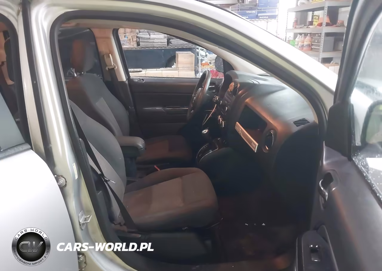 2014 Jeep Compass Sport VIN:1C4NJCBA7ED515250 - 5