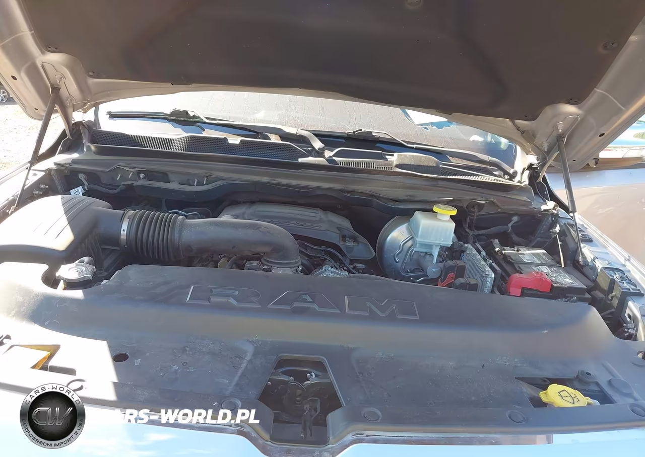 2019 Ram 1500 Laramie 4X2 5'7 Box VIN:1C6RREJT6KN635594 - 10