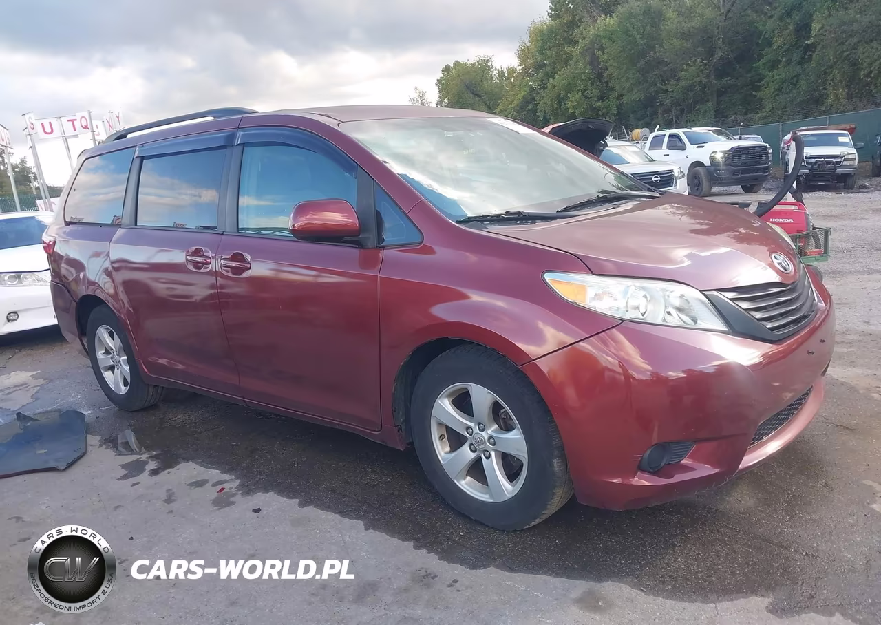 2017 Toyota Sienna Le 8 Passenger